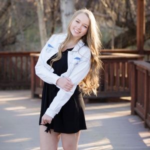 Meet your Posher, Emily